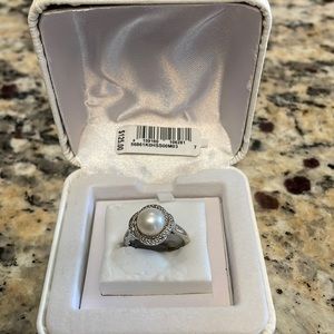 Sterling silver and Pearl ring size 7 hardly worn from Kohl’s